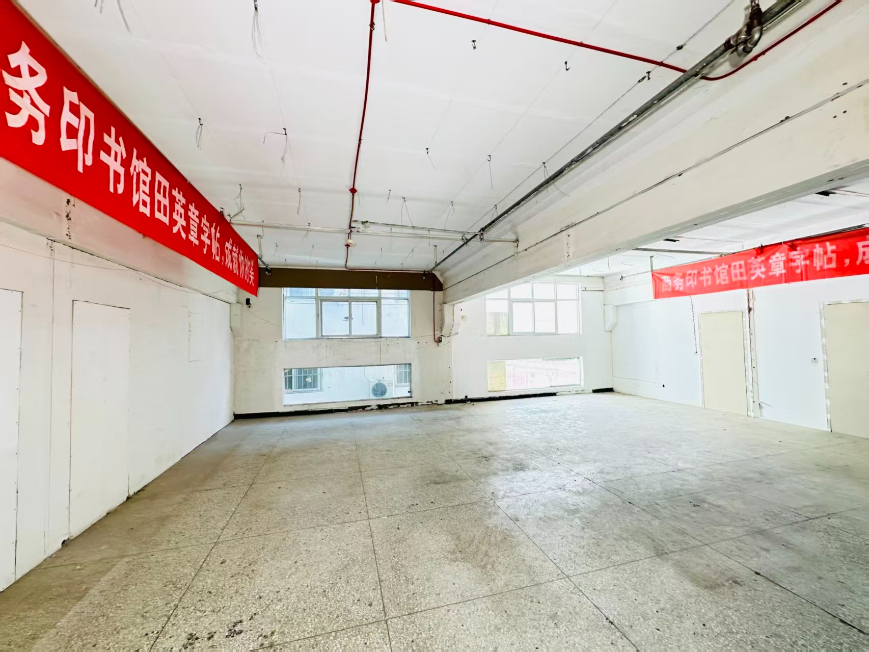 泉舜财富中心建议再强化“人工智能算力中心、AI应用孵化、数字经济示范园”等产业概念，会更符合产业园招商语言_COPY